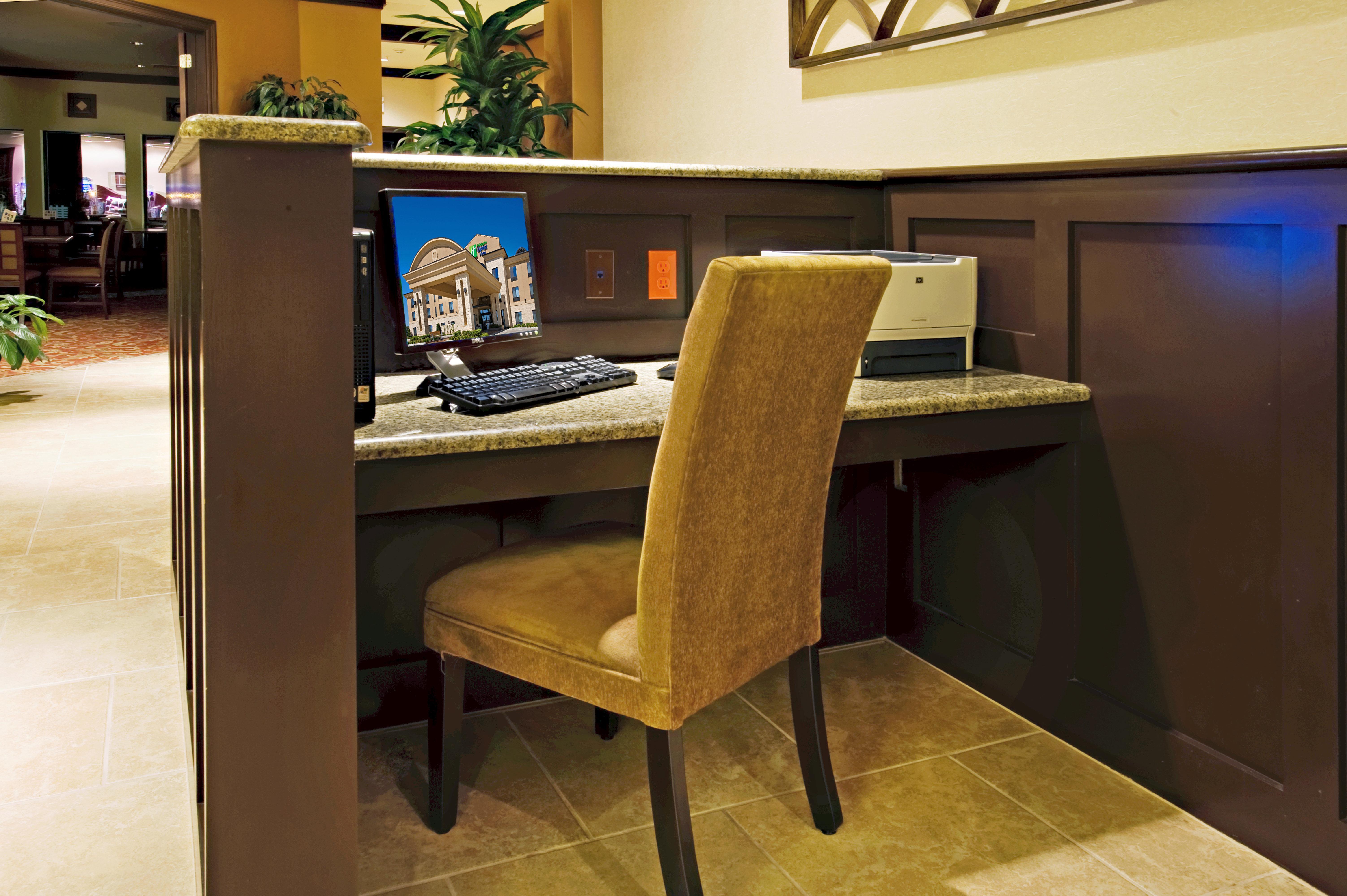 Holiday Inn Express Hotel & Suites Wichita Falls, An Ihg Hotel Ngoại thất bức ảnh