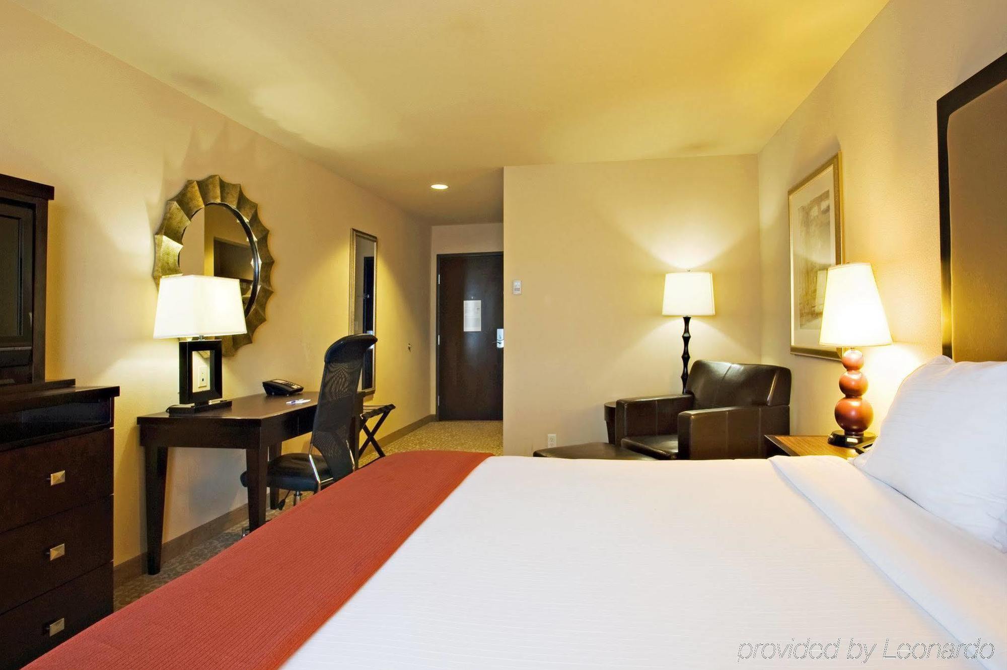 Holiday Inn Express Hotel & Suites Wichita Falls, An Ihg Hotel Ngoại thất bức ảnh